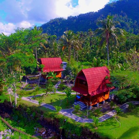Villa Joglo Tepi Sungai Sidemen  Exterior photo