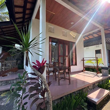 Villa Joglo Tepi Sungai Sidemen  Exterior photo