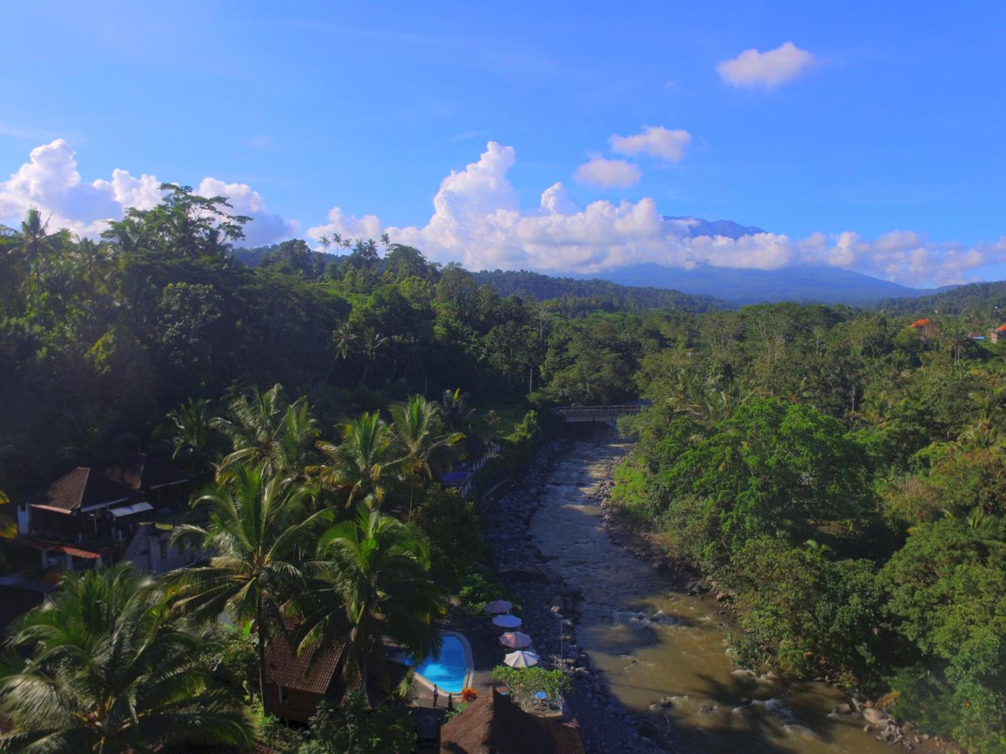 Villa Joglo Tepi Sungai Sidemen  Exterior photo