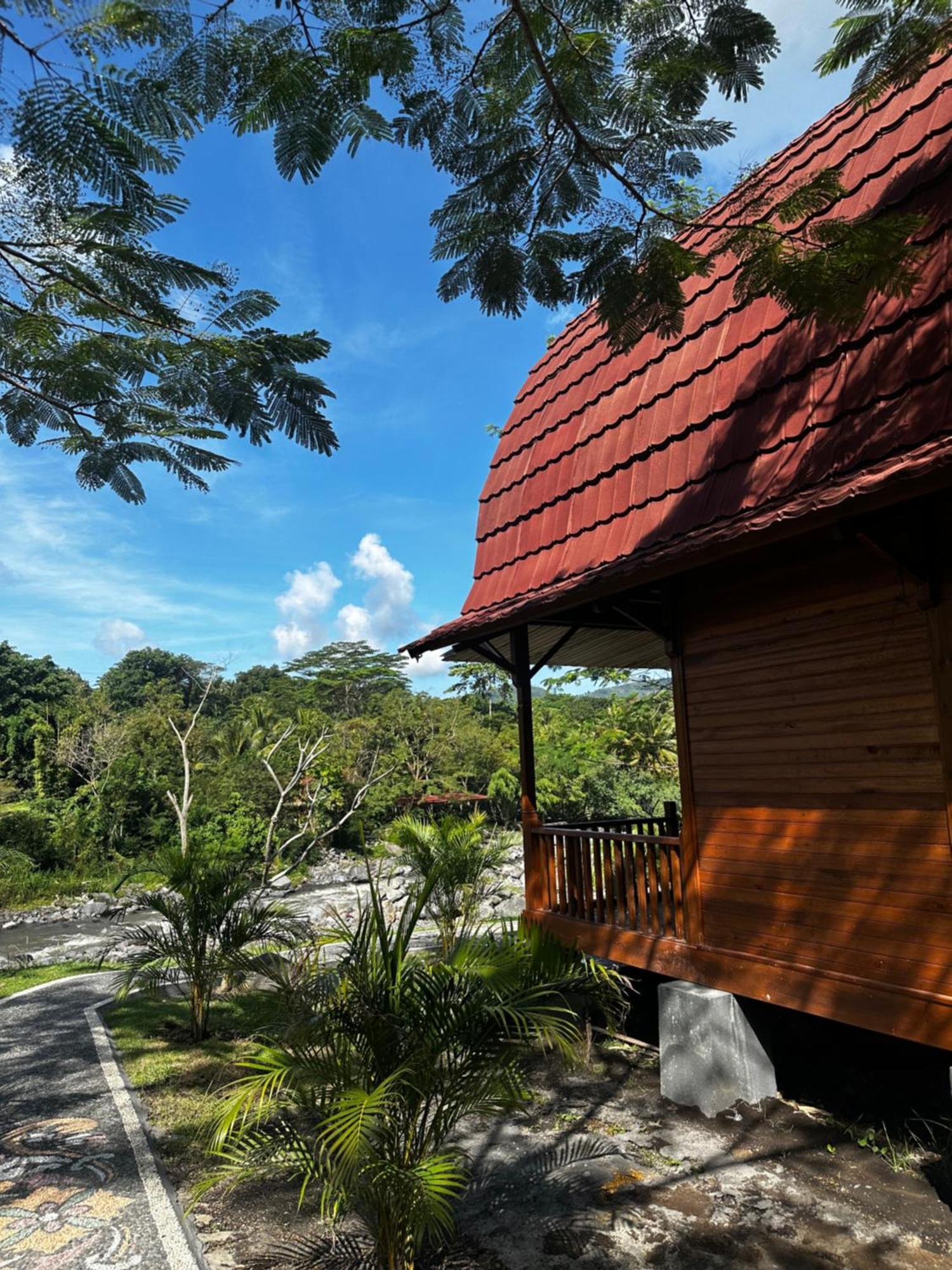 Villa Joglo Tepi Sungai Sidemen  Exterior photo